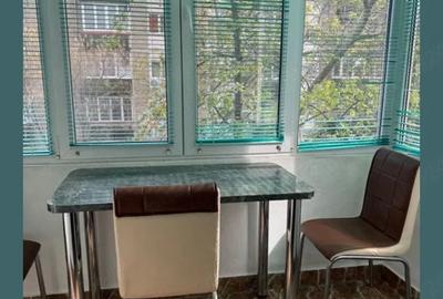 Apartament cu 3 camere decomandat în Decebal - 1