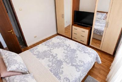 Apartament cu 3 camere decomandat în Micro 11
