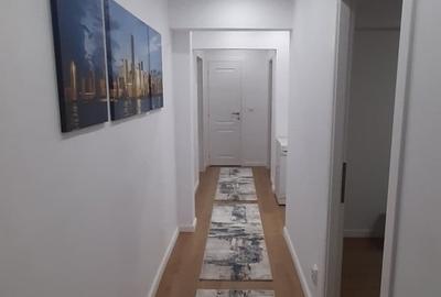 Apartament cu 3 camere decomandat în Nufărul