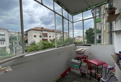 Apartament cu 3 camere decomandat în Decebal - 13