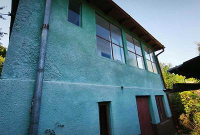 Casă cu 3 camere în Central