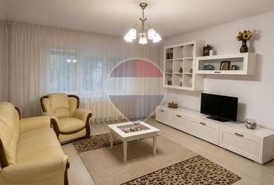 Apartament cu 3 camere decomandat, mobilat în Panduri