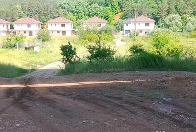Teren de 1400 mp, în Florești