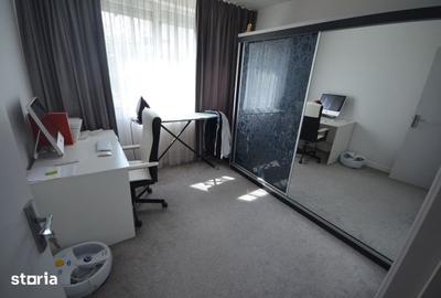 Apartament cu 3 camere semidecomandat, mobilat în Ozana - 2
