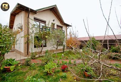Casă cu 6 camere cu Teren 1622 Mp în Nord - 1