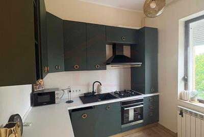 Apartament cu 2 camere decomandat, mobilat în Central
