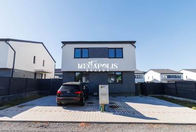 Duplex cu 3 camere cu Canalizare în Sânpetru - 1