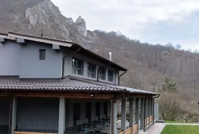Casă cu 4 camere în Buru - 8