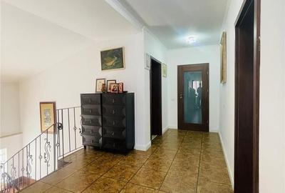 Casă cu 4 camere cu Teren 233 Mp în Nord