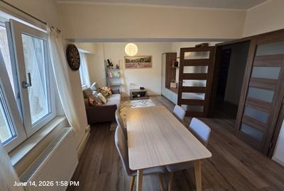 Apartament cu 4 camere decomandat în Trocadero - 1