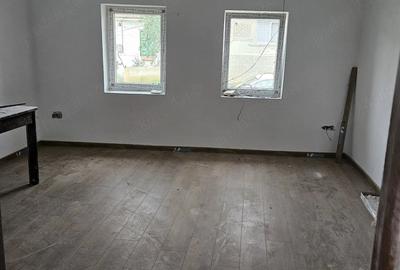 Casă cu 2 camere cu Teren 1600 Mp în Slatina-Nera - 3