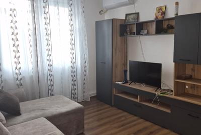 Apartament cu 2 camere semidecomandat în Giurgiului