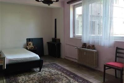 Apartament cu 3 camere semidecomandat în Sud - 4