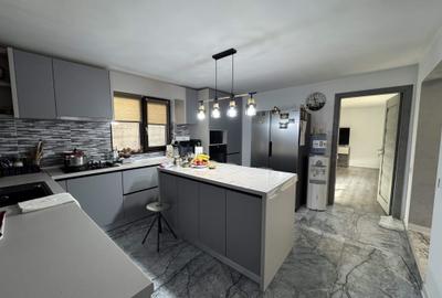 Casă cu 7 camere cu Garaj în Central - 15