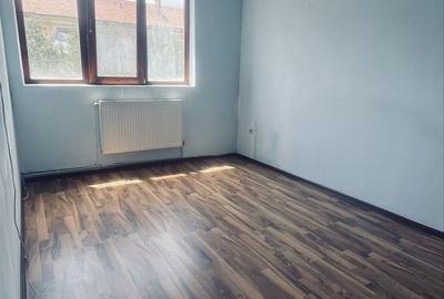 Apartament cu 2 camere decomandat în Coman - 1
