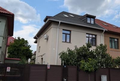 Apartament cu 5 camere decomandat în Floreasca