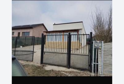 Casă cu 2 camere în Bucovăț