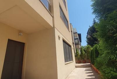 Casă cu 17 camere cu Garaj în Primăverii - 4