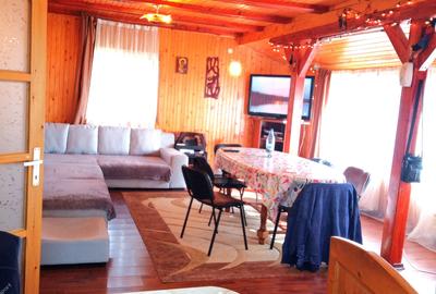 Casă cu 6 camere cu Teren 1300 Mp în Secăriei - 2