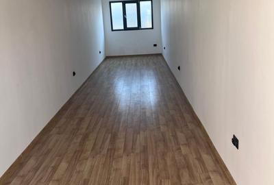 Spațiu comercial, în Lacu