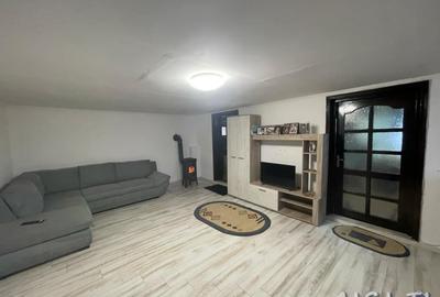 Casă individuală cu 6 camere cu Canalizare în Central - 2