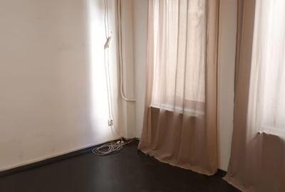 Casă cu 9 camere cu Canalizare în Central - 9