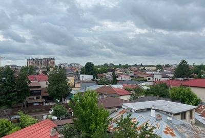 Casă cu 3 camere cu Teren 2500 Mp în Central