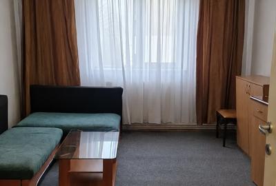 Garsonieră decomandată, mobilată în Aradului