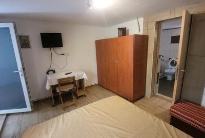 Casă cu 4 camere decomandat în Km 5