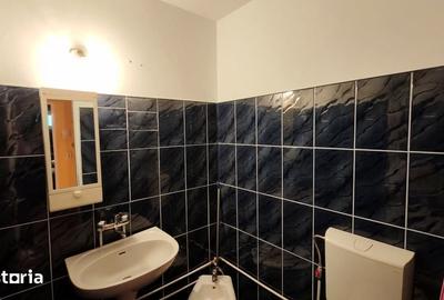 Apartament cu 4 camere decomandat în Micro 21