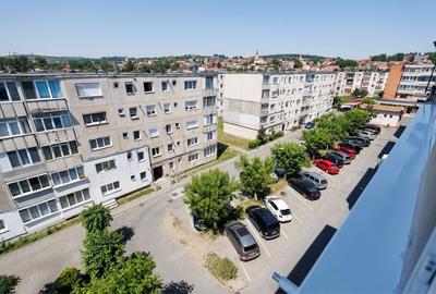Apartament cu 3 camere decomandat în Central - 1