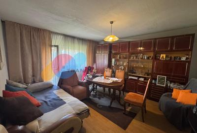 Apartament cu 4 camere decomandat în Dâmbul Rotund