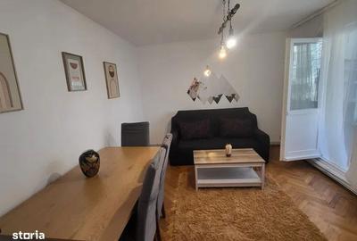 Apartament cu 4 camere decomandat în Podul de Piatră - 3
