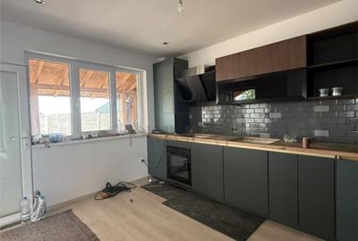 Casă cu 4 camere cu Teren 330 Mp în Moșnița Nouă