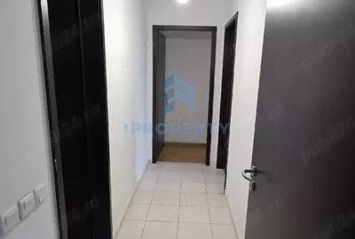 Apartament cu 3 camere decomandat în Berceni