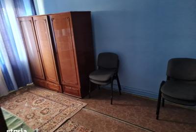 Apartament cu 3 camere decomandat în Micro 4 - 3