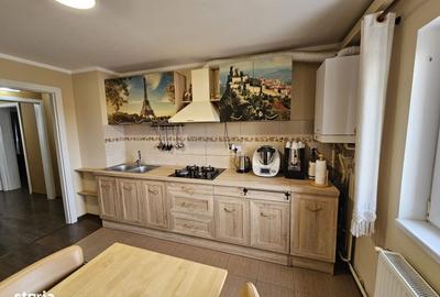 Apartament cu 3 camere decomandat în Lipovei