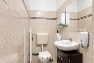 Spațiu comercial, de 100 mp, în Central