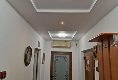 Casă cu 3 camere în Central