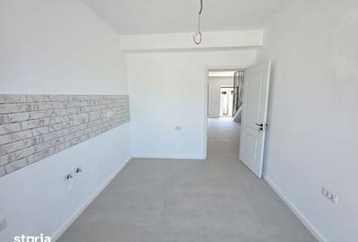 Casă cu 3 camere cu Teren 200 Mp în Central