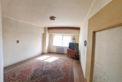 Apartament cu 4 camere decomandat în Central - 1