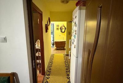 Apartament cu 2 camere decomandat în Micro 6