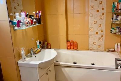 Apartament cu 3 camere decomandat în Podul de Fier - 2