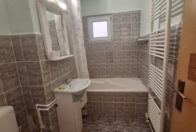 Apartament cu 2 camere decomandat în Piața Centrală - 8