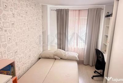 Apartament cu 3 camere semidecomandat în Ștefan cel Mare