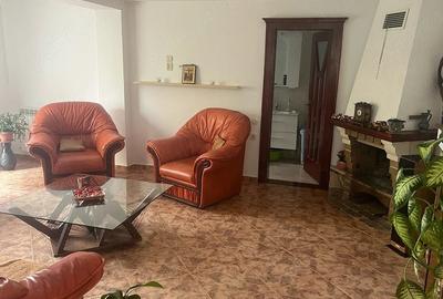 Casă cu Teren 800 Mp în Central - 8