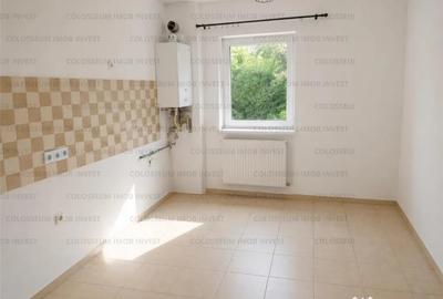 Apartament cu 3 camere decomandat în Astra