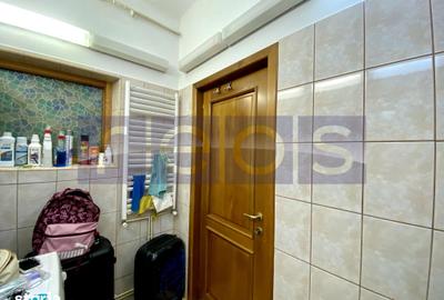Apartament cu 3 camere în Rahova