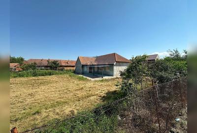 Casă cu 4 camere cu Canalizare în Bucoșnița - 3