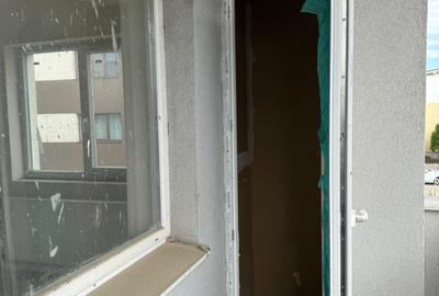 Apartament cu 3 camere semidecomandat în Florești - 2